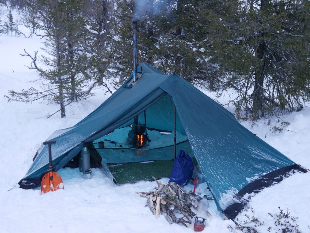 Extreme Cold Weather Tents With Stove Jack